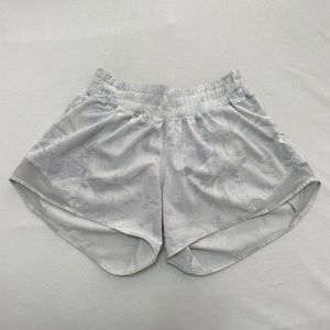 Tropical Shadow Hotty Hot Lululemon Shorts 4 Inch Low Rise